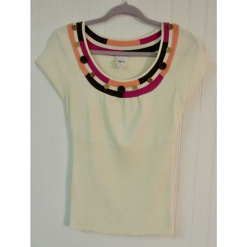 Tad b sweater cream color sz Small